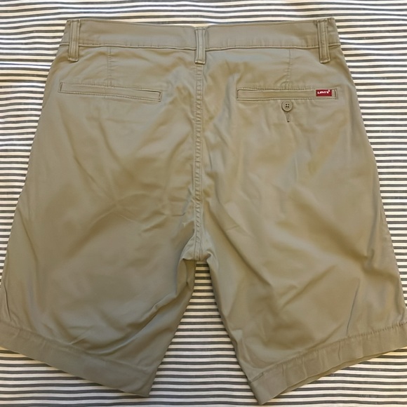 Khaki Levi’s chino Shorts - Picture 4 of 4